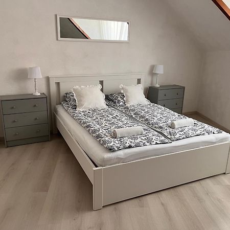 Pacsirta Apartman Grand Eger Exterior photo