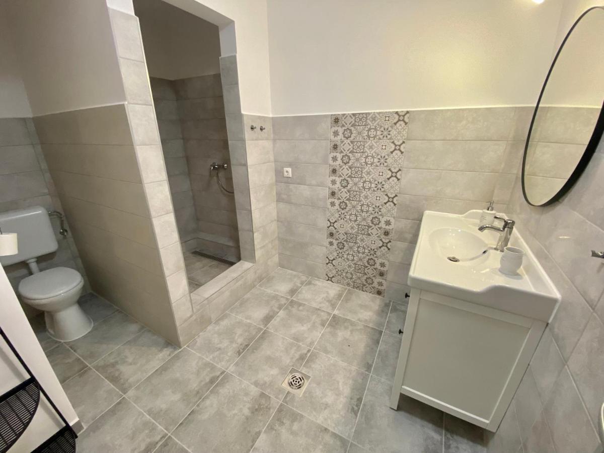 Pacsirta Apartman Grand Eger Exterior photo